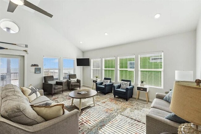 Building Photo - 1714 TX-87