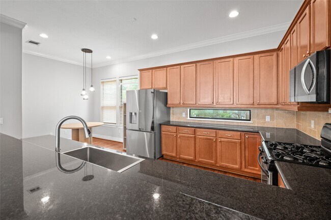 Building Photo - 1409 Rosedale St