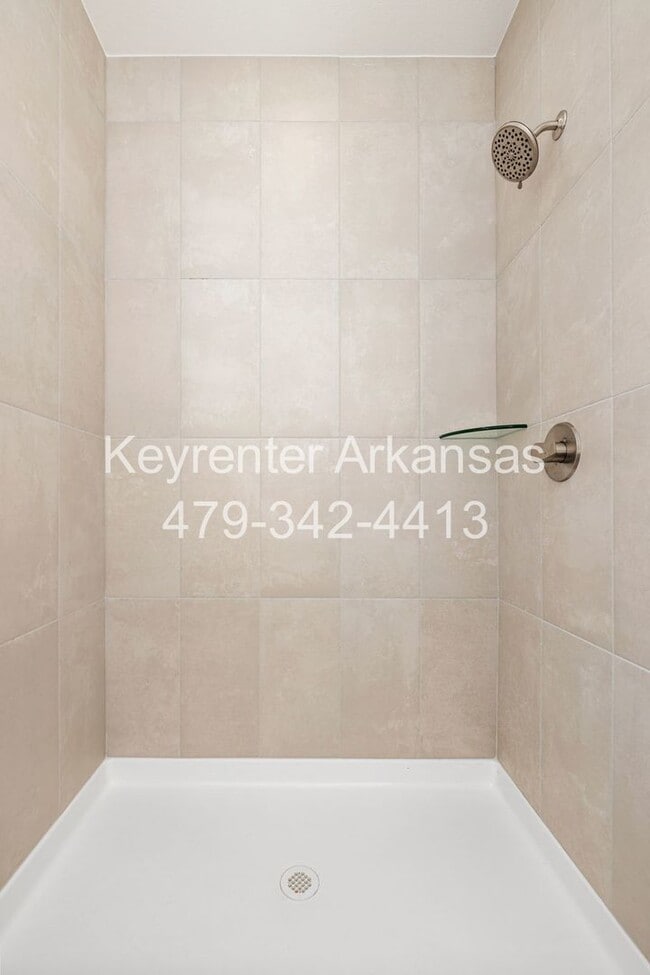 Building Photo - Brand New Duplex in Fayetteville!