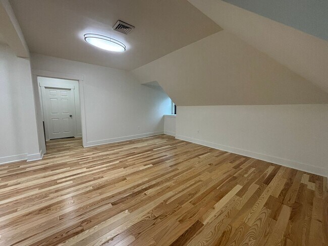 Building Photo - 1115 N Negley Ave
