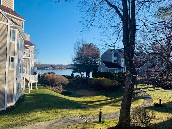 Building Photo - 46 Pointe Rok Dr