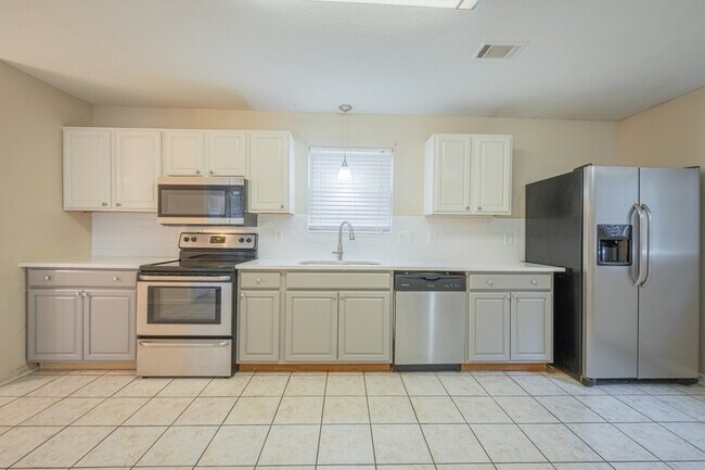 Building Photo - Preston Court Townhomes