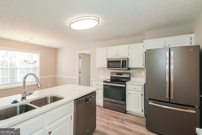 Building Photo - 1530 Range Heights Terrace