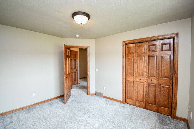 Building Photo - 8413 W 53rd St