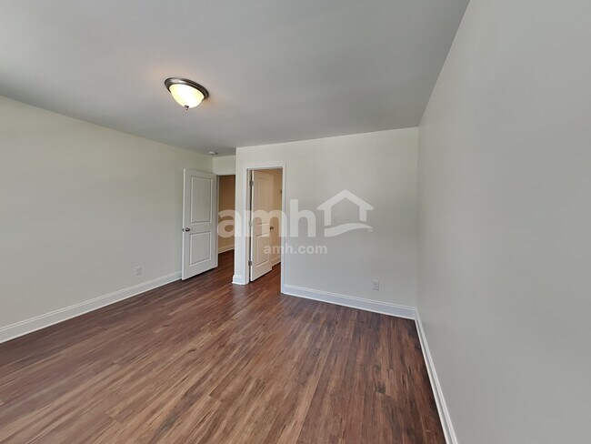 Building Photo - 5964 Hagar Vly Dr