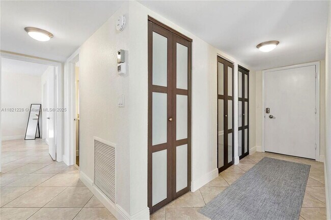Building Photo - 1401 S Ocean Dr