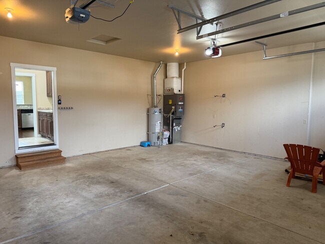Building Photo - 3310 23rd Ave NW