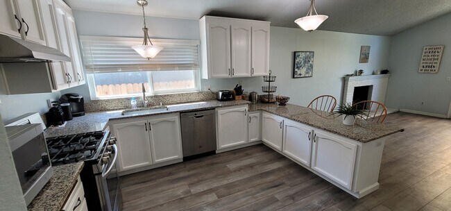 Building Photo - 2373 Dawn Way