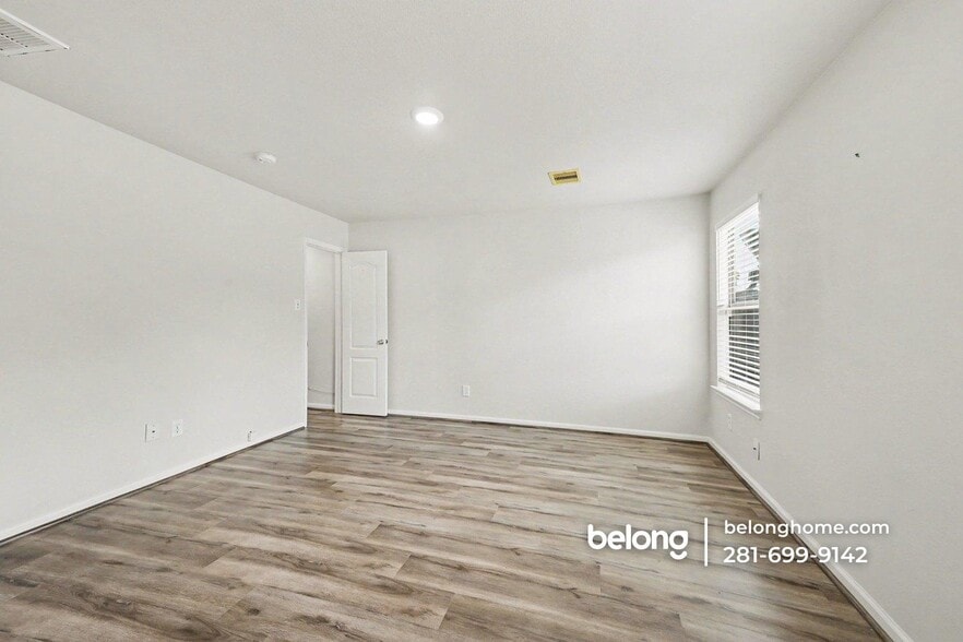 Building Photo - 20739 Dickinson Manor Ln
