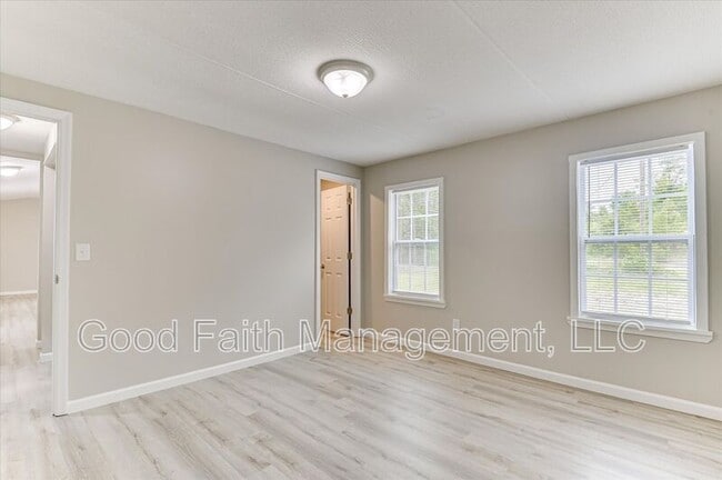 Building Photo - 2056 Louisa Rd