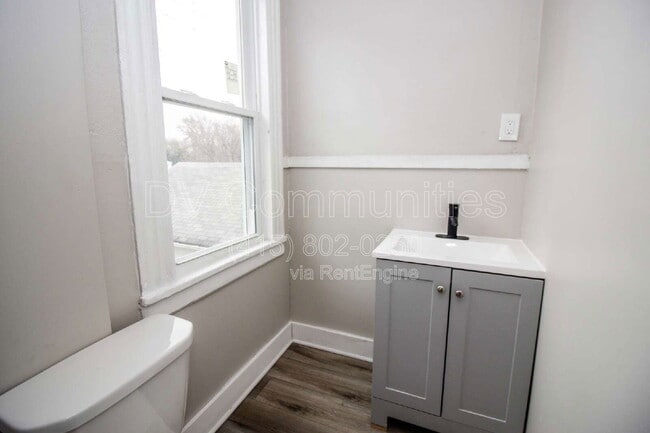 Building Photo - 2947 E 57th St