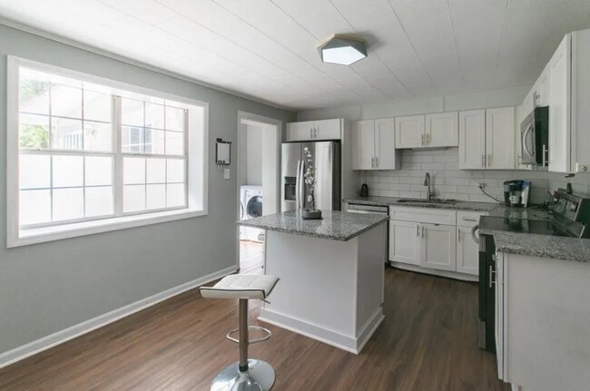 Kitchen - 418 Bolijeri Blvd