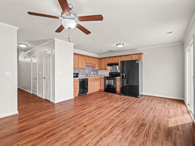 Building Photo - Boyington Place End Unit