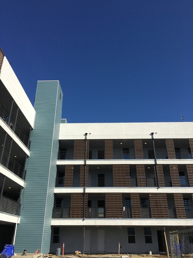 Building Photo - C + C Flats on Church and Center