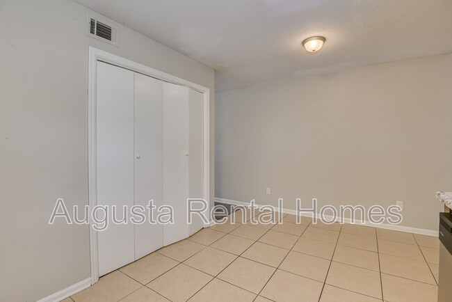 Building Photo - 158 Chalet North CT
