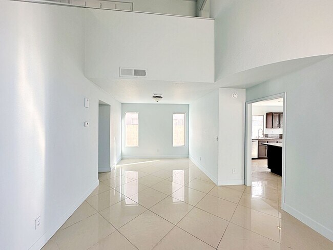 Building Photo - 1645 Autumn Rust Dr