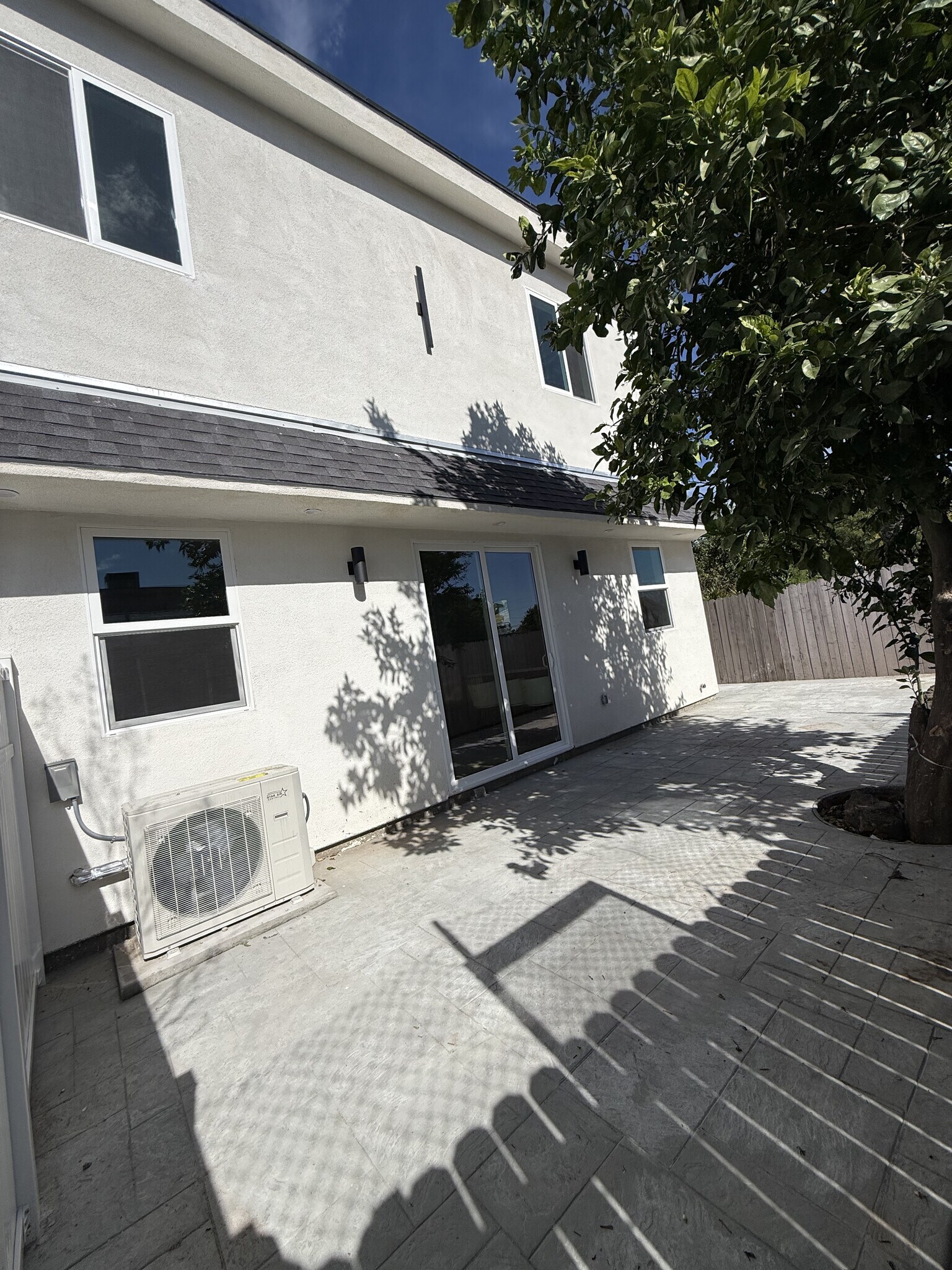 Building Photo - 7806 Ferncola Ave