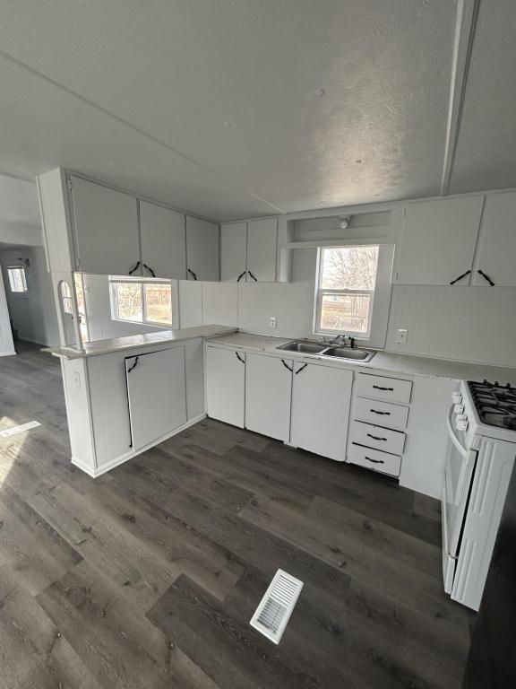 Building Photo - 1101 1/2 W 4TH ST