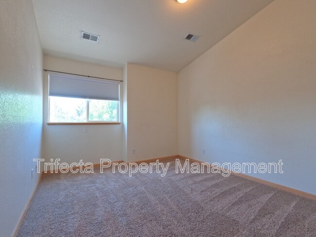 Building Photo - 950 52nd Ave Ct