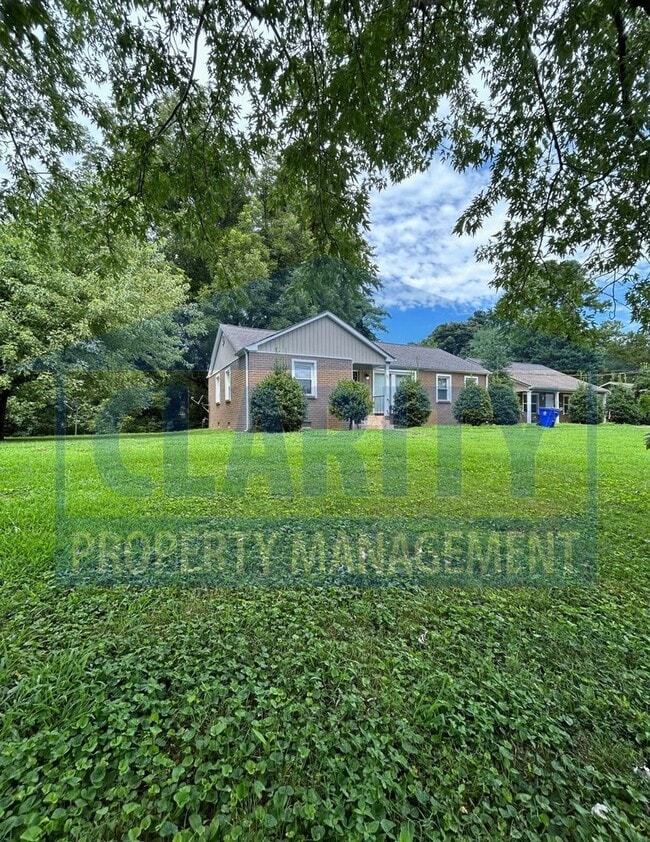 Building Photo - Three bedroom home in Downtown Cleveland!