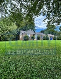 Building Photo - Three bedroom home in Downtown Cleveland!