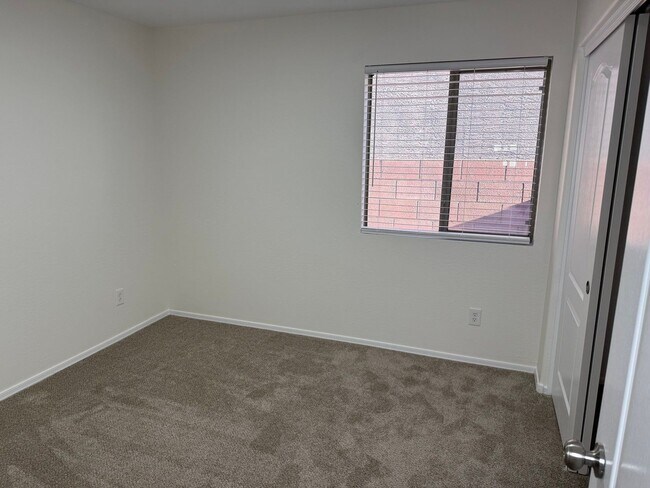 Building Photo - 3922 N Creosote Ct