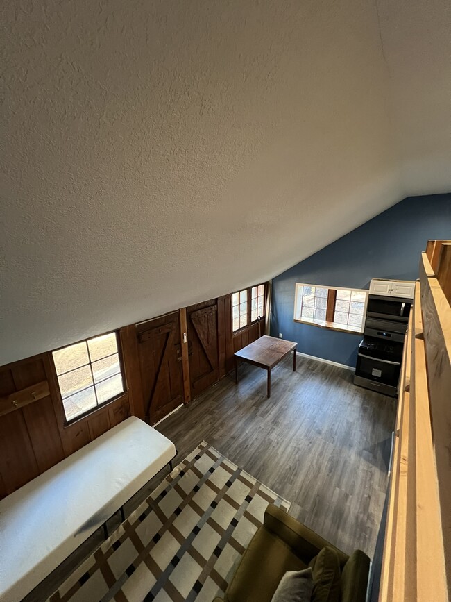 Building Photo - 1081 Craig Ave