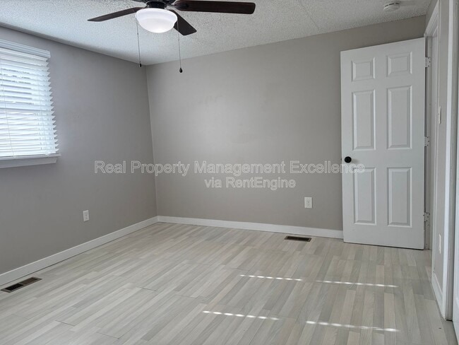 Building Photo - 308 New Rand Rd