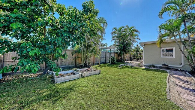 Building Photo - 3507 Pinecrest St