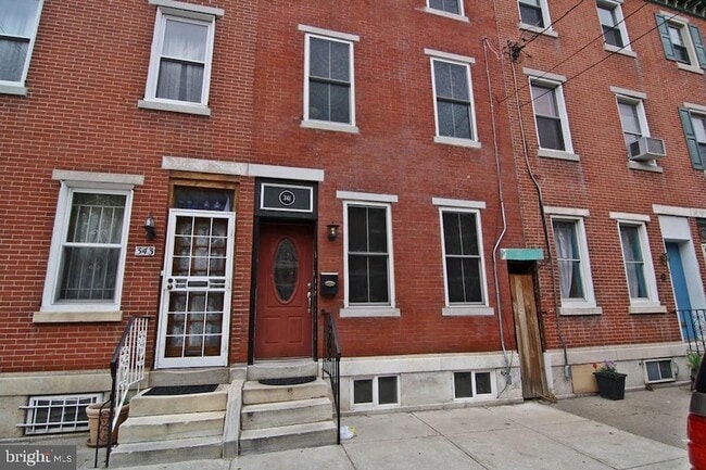 Building Photo - 341 Dickinson St