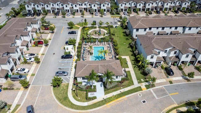 Building Photo - 15953 SW 2nd Pl