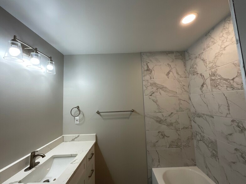 Building Photo - 5425 Herndon Blvd