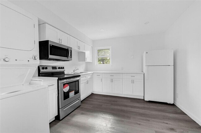 Building Photo - 712 Avenue H