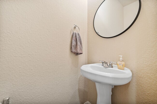 Building Photo - 4266 McGregor Blf Ln