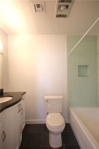 Building Photo - 1701 Prytania St