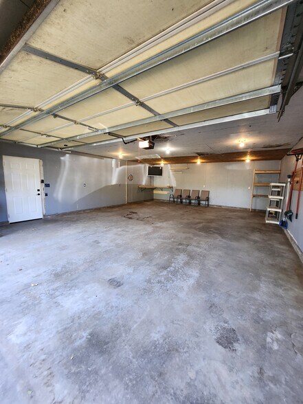 Building Photo - 2012 1st St