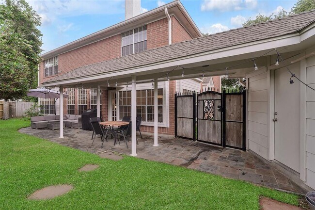 Building Photo - 14107 Edinburgh Ct