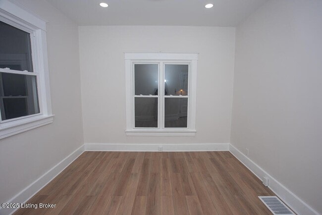 Building Photo - 730 S 38th St