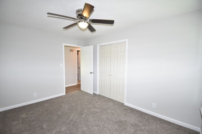 Building Photo - Renovate Dog Friendly Home For Rent Near Cunningham Lane!