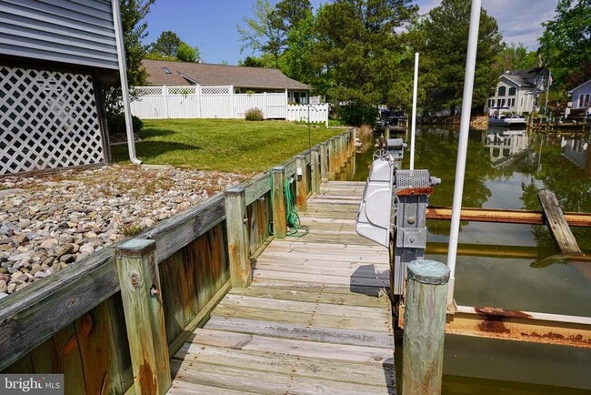 Building Photo - 39028 Bayview W