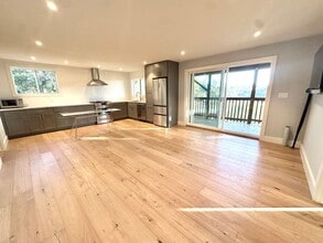 Building Photo - Fairfax Hillside Flat w/Valley Views