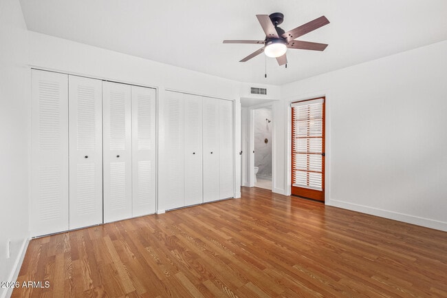 Building Photo - 2111 S River Dr