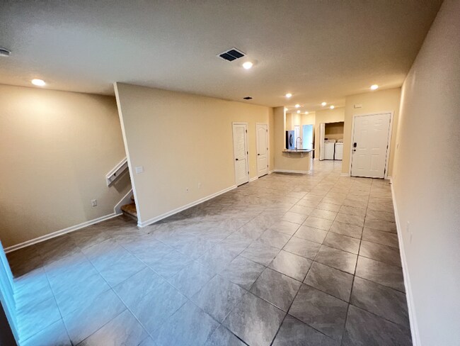 Building Photo - 64 Pasadena Dr