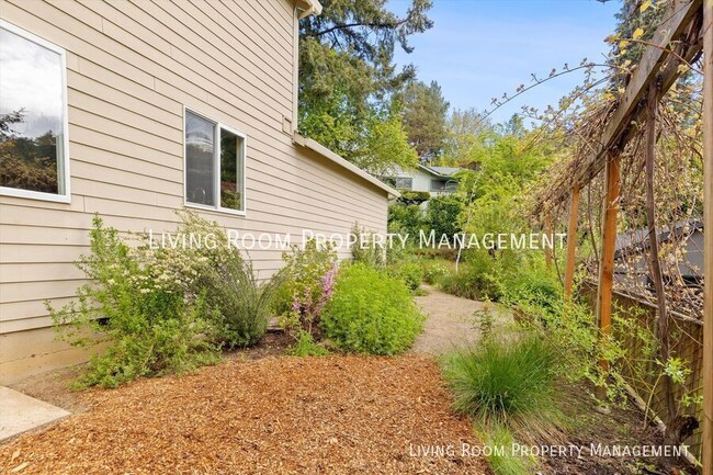 Building Photo - 2908 NE 88th Pl