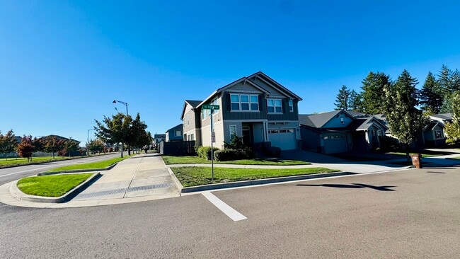 Building Photo - 5081 SE 83rd Ave