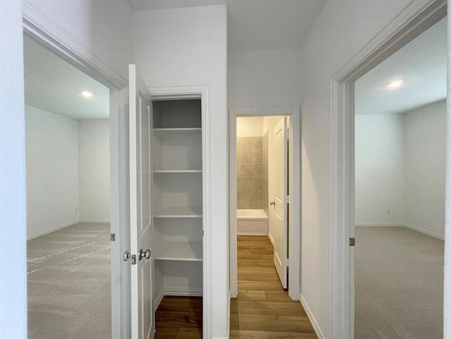 Building Photo - 510 Macdonald Wy