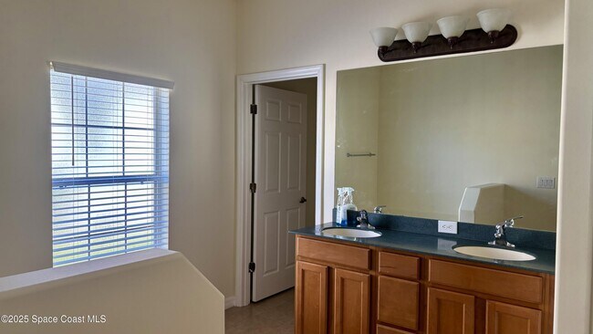 Building Photo - 5317 Indigo Crossing Dr