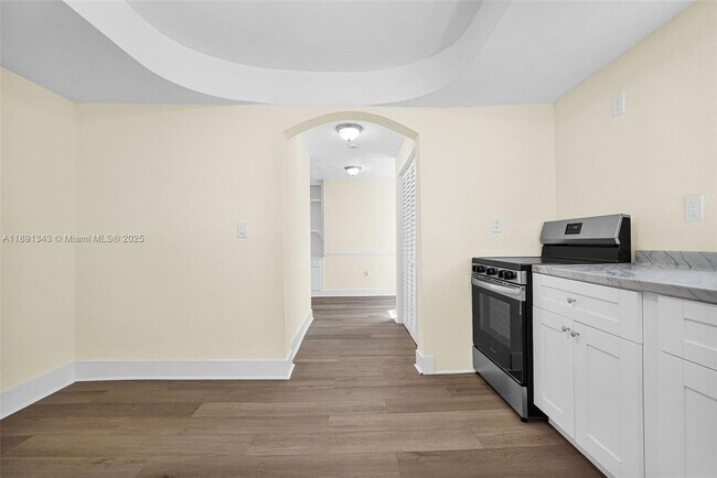 Building Photo - 511 NW 44th St