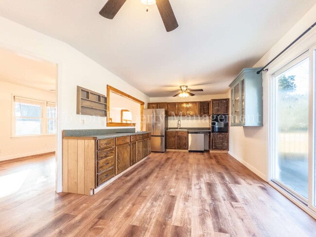 Building Photo - 101 Hyacinth Ave