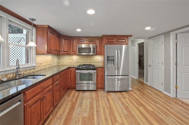 Primary Photo - 461 Village Green Ct SW